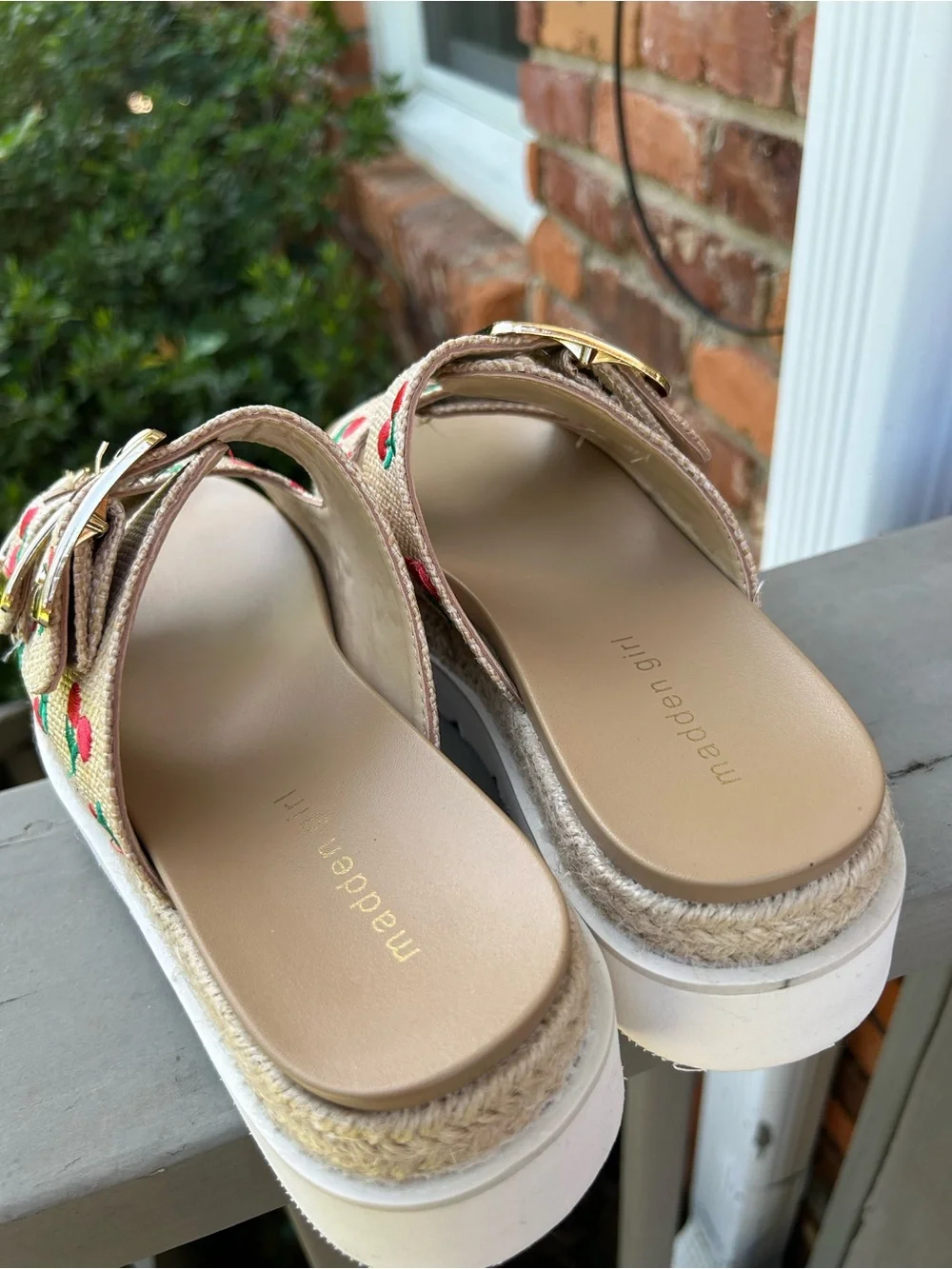 Madden Girl Woven Tan Cherry Embroidered Platform Slide Sandals New 7.5